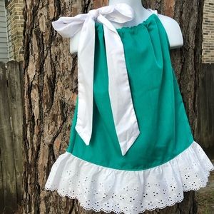 Handmade girl’s dress 👗